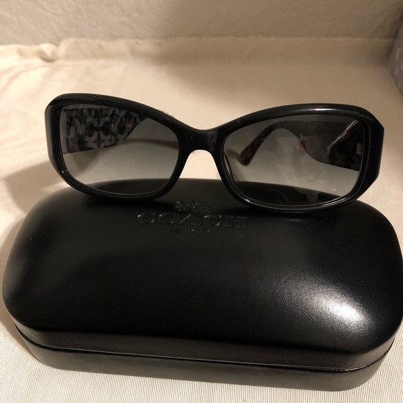 Coach Accessories - ❤️Authentic Coach Black Sunglasses with case